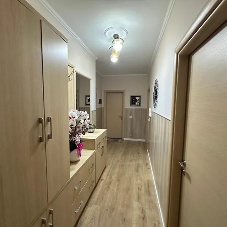 Tirana Stay Apartament *